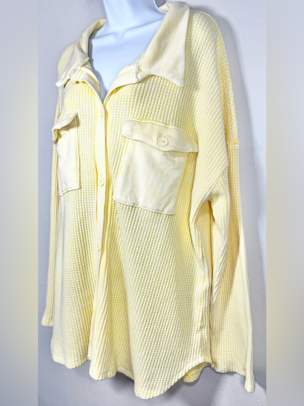 BUCKETLIST Pale Yellow Oversized Button-Down Shirt Size Large - Picture 3 of 9